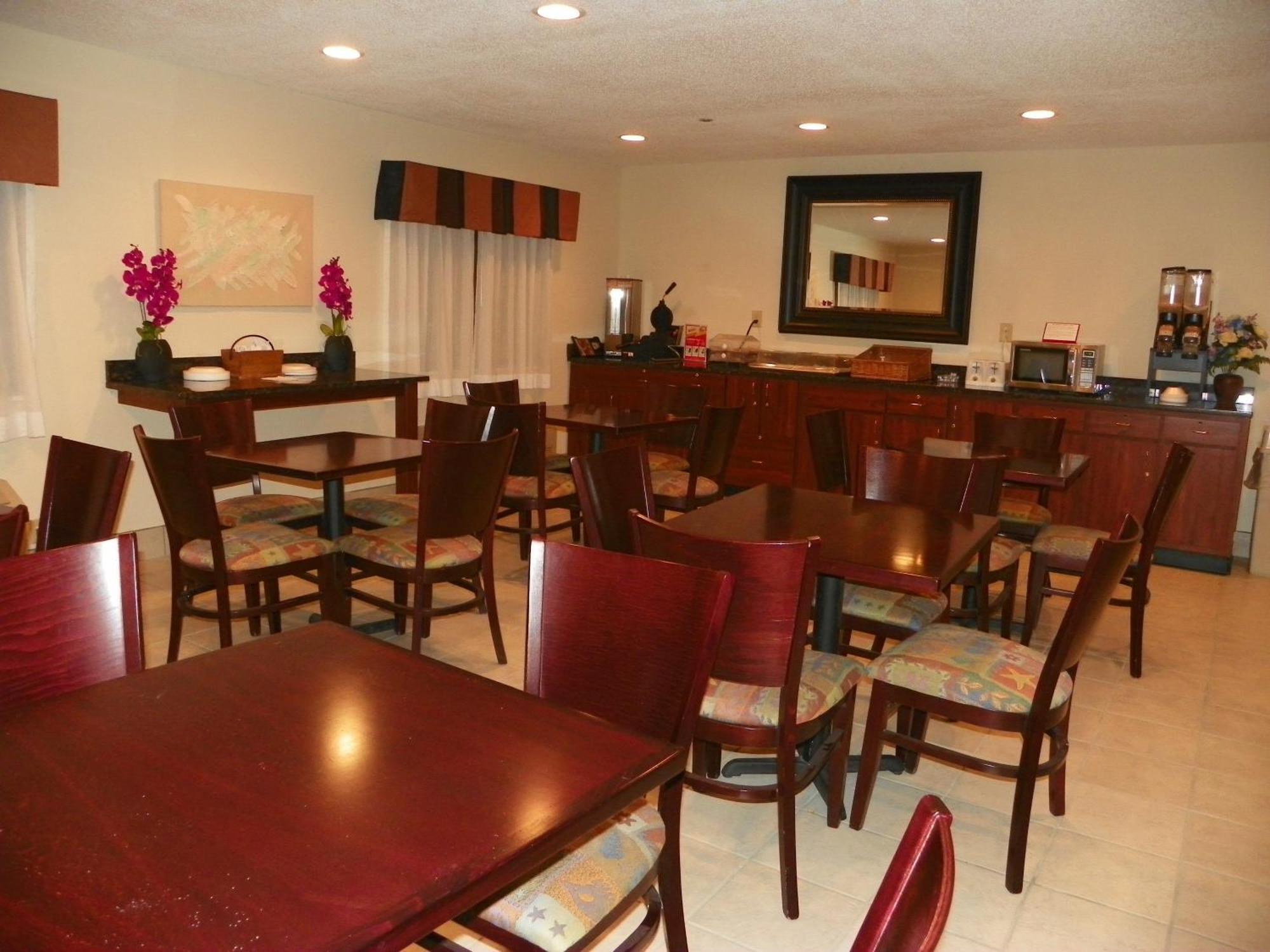 Royalton Inn & Suites Upper Sandusky Kültér fotó