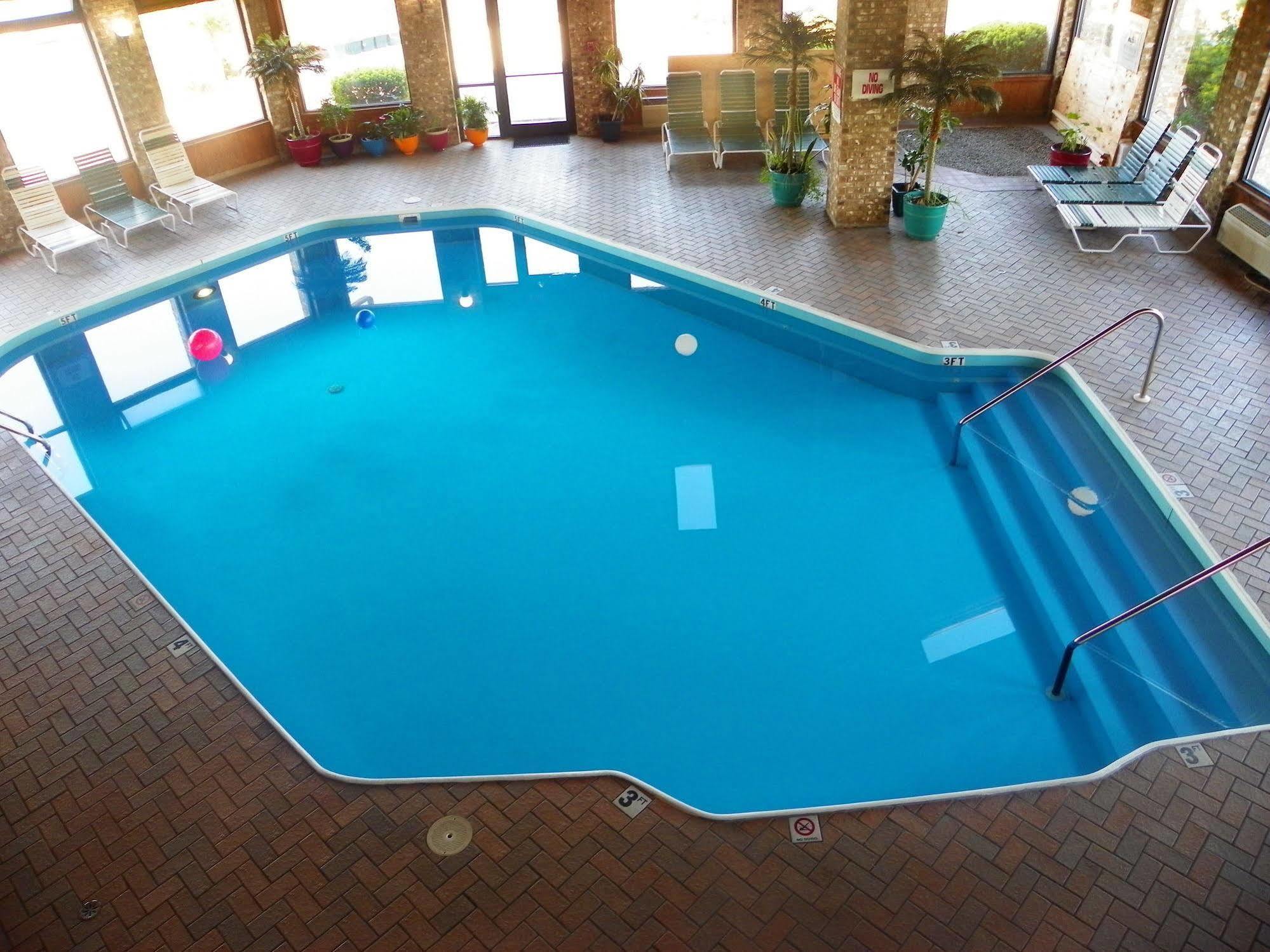 Royalton Inn & Suites Upper Sandusky Kültér fotó