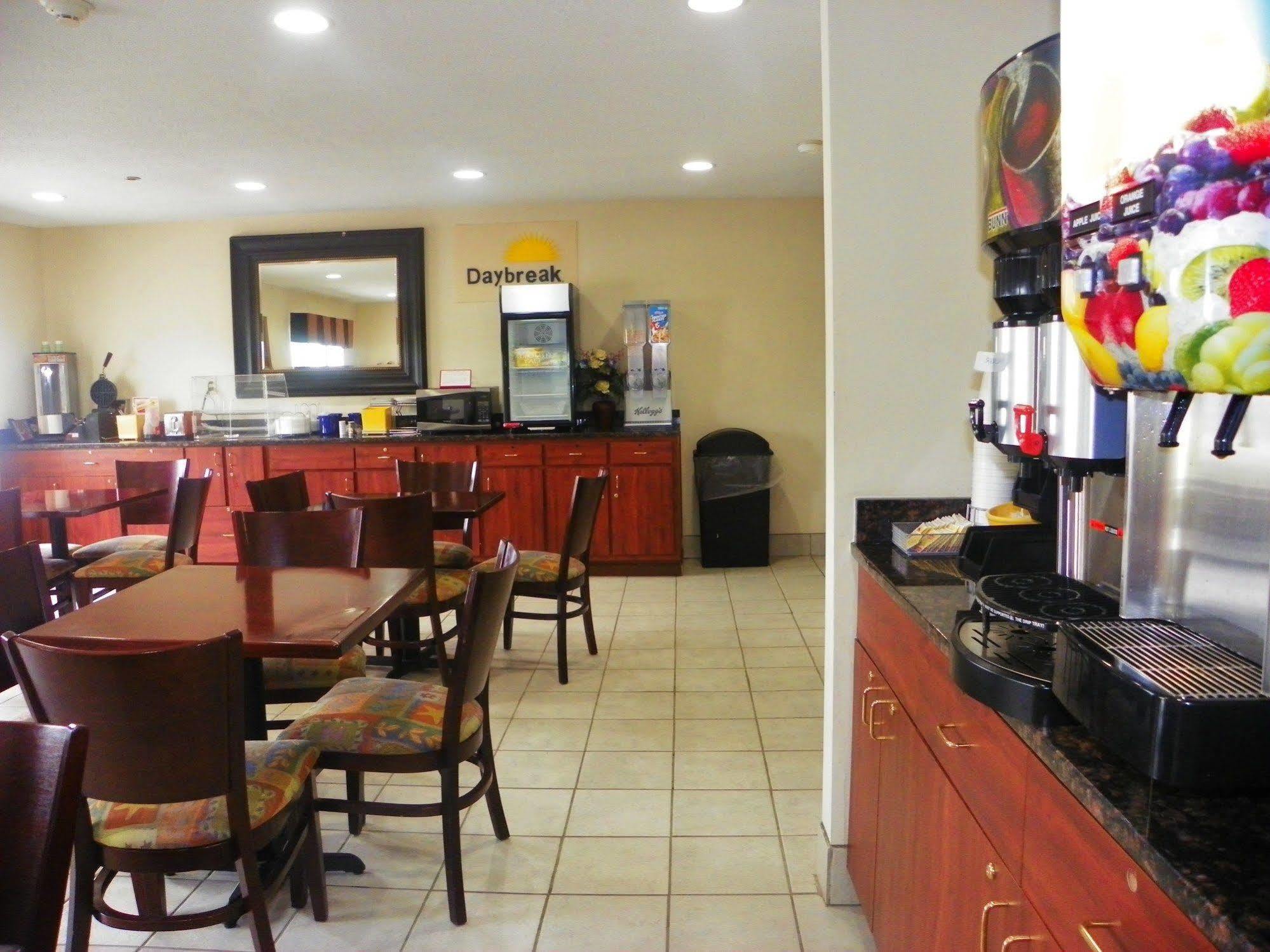 Royalton Inn & Suites Upper Sandusky Kültér fotó