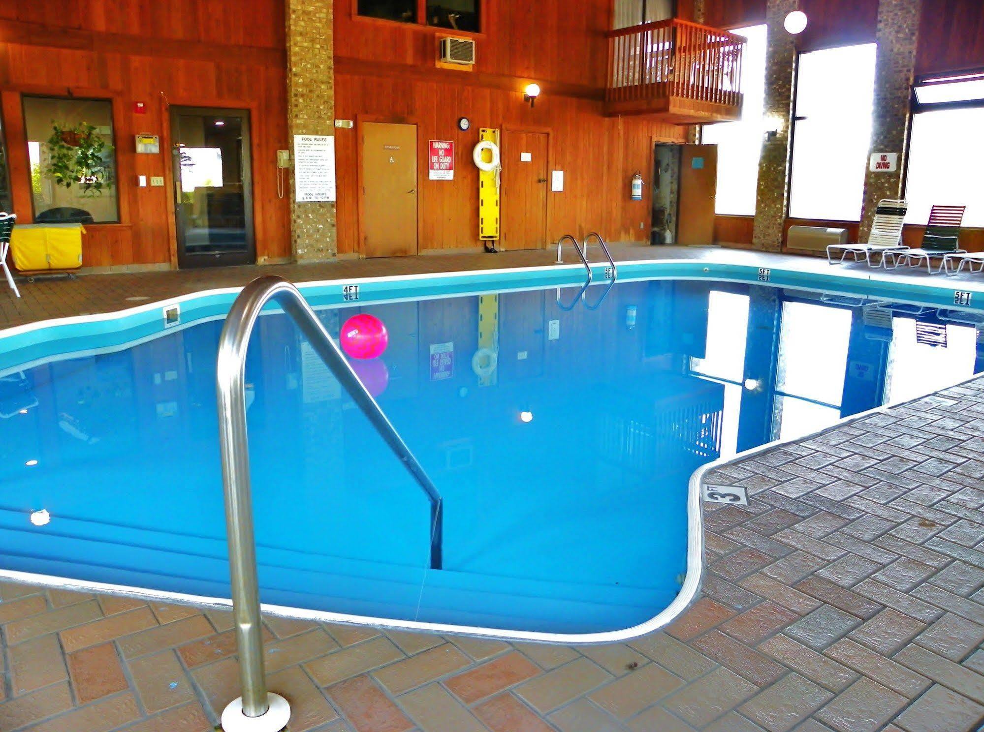Royalton Inn & Suites Upper Sandusky Kültér fotó